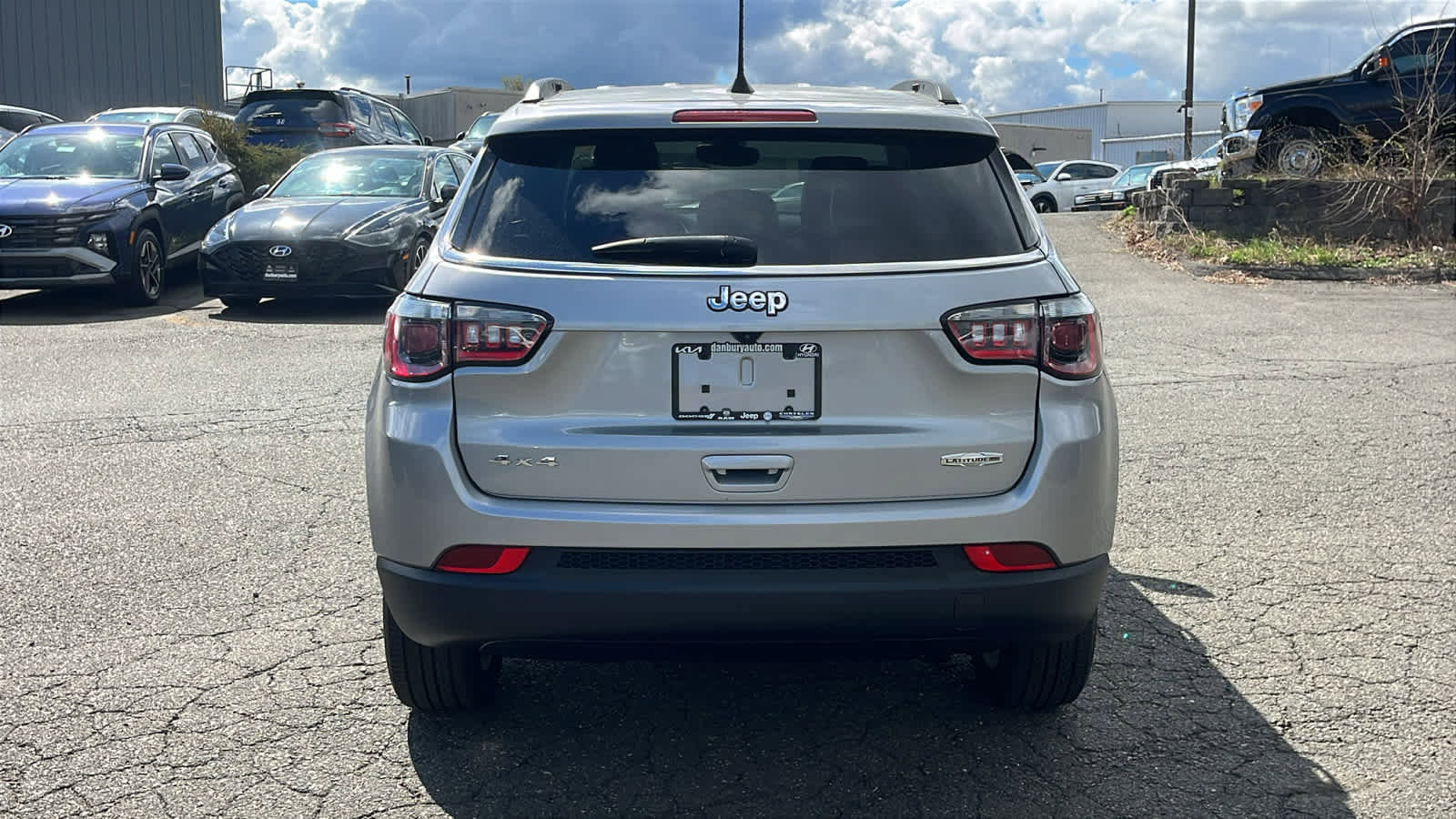 Used 2022 Jeep Compass Latitude AWD/4WD image 6