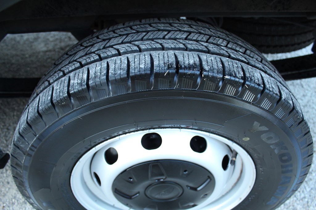 Used 2022 Ford Transit 250 Medium Roof image 9