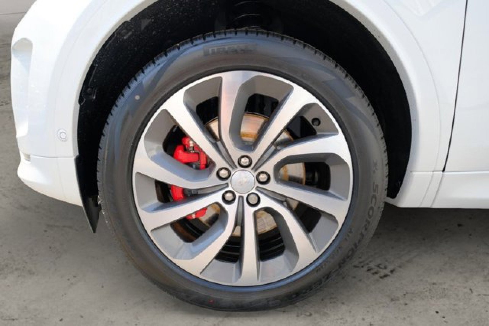 Certified 2024 Land Rover Discovery Sport S image 10