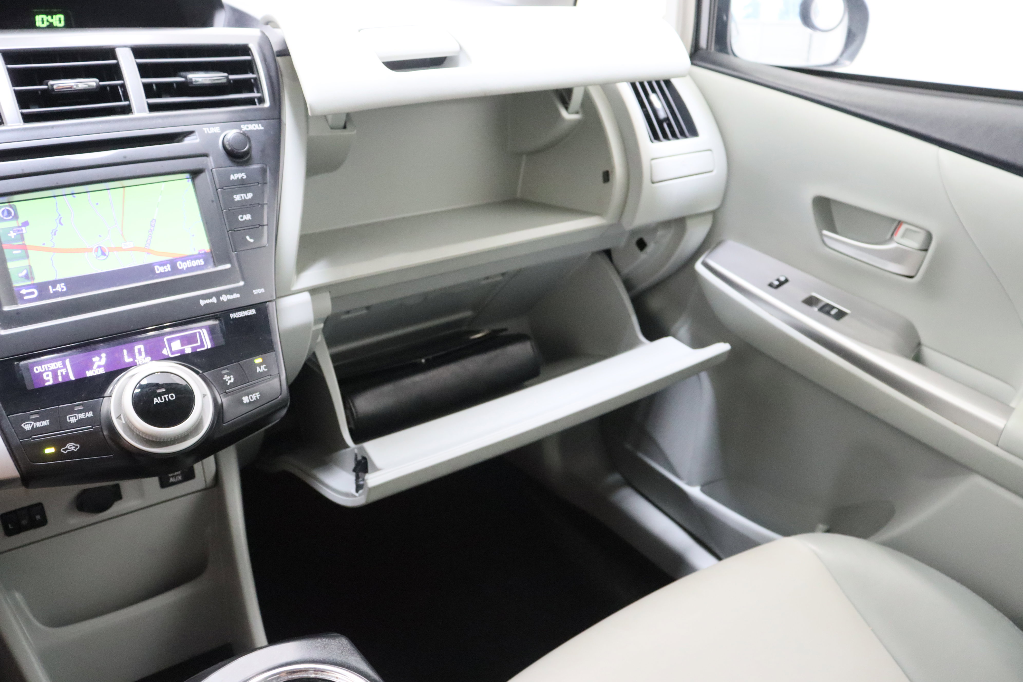 Used 2013 Toyota Prius V Five FWD image 23
