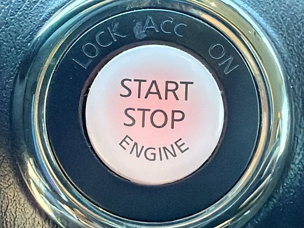 Used 2020 Nissan Armada SL image 36