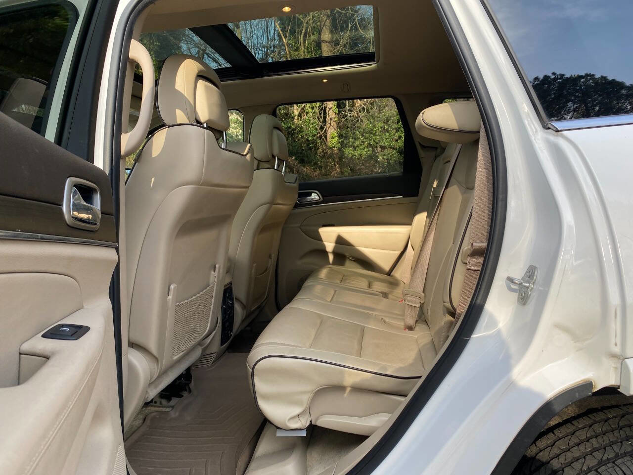 Used 2017 Jeep Grand Cherokee Overland image 51