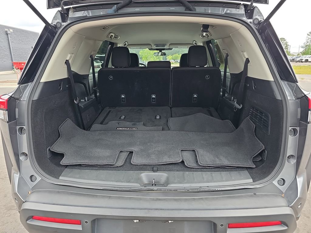 Used 2024 Nissan Pathfinder SV FWD image 17