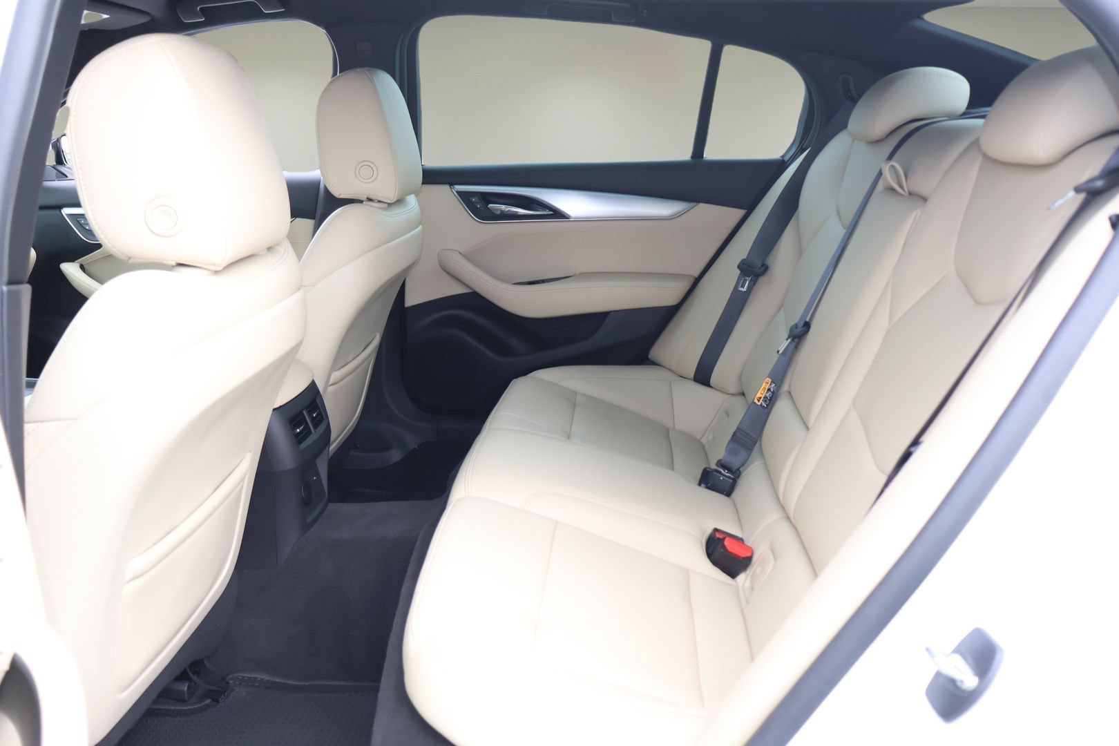 Used 2023 Cadillac CT5 Luxury RWD image 12