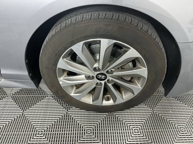 Used 2016 Hyundai Sonata Sport w/ Option Group 1V FWD image 15