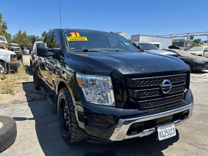 Used 2021 Nissan Titan SV w/ SV Convenience Package RWD image 15
