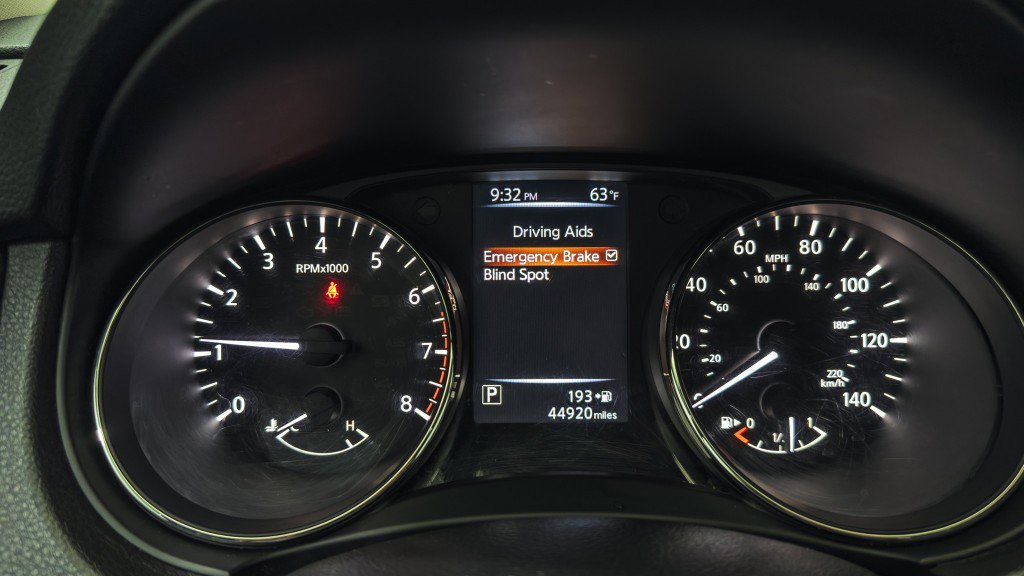 Used 2017 Nissan Rogue SV image 29