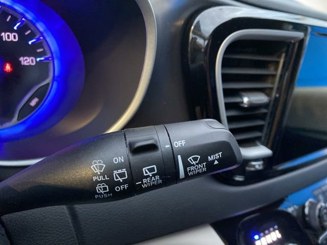 Used 2024 Chrysler Pacifica Touring-L image 23