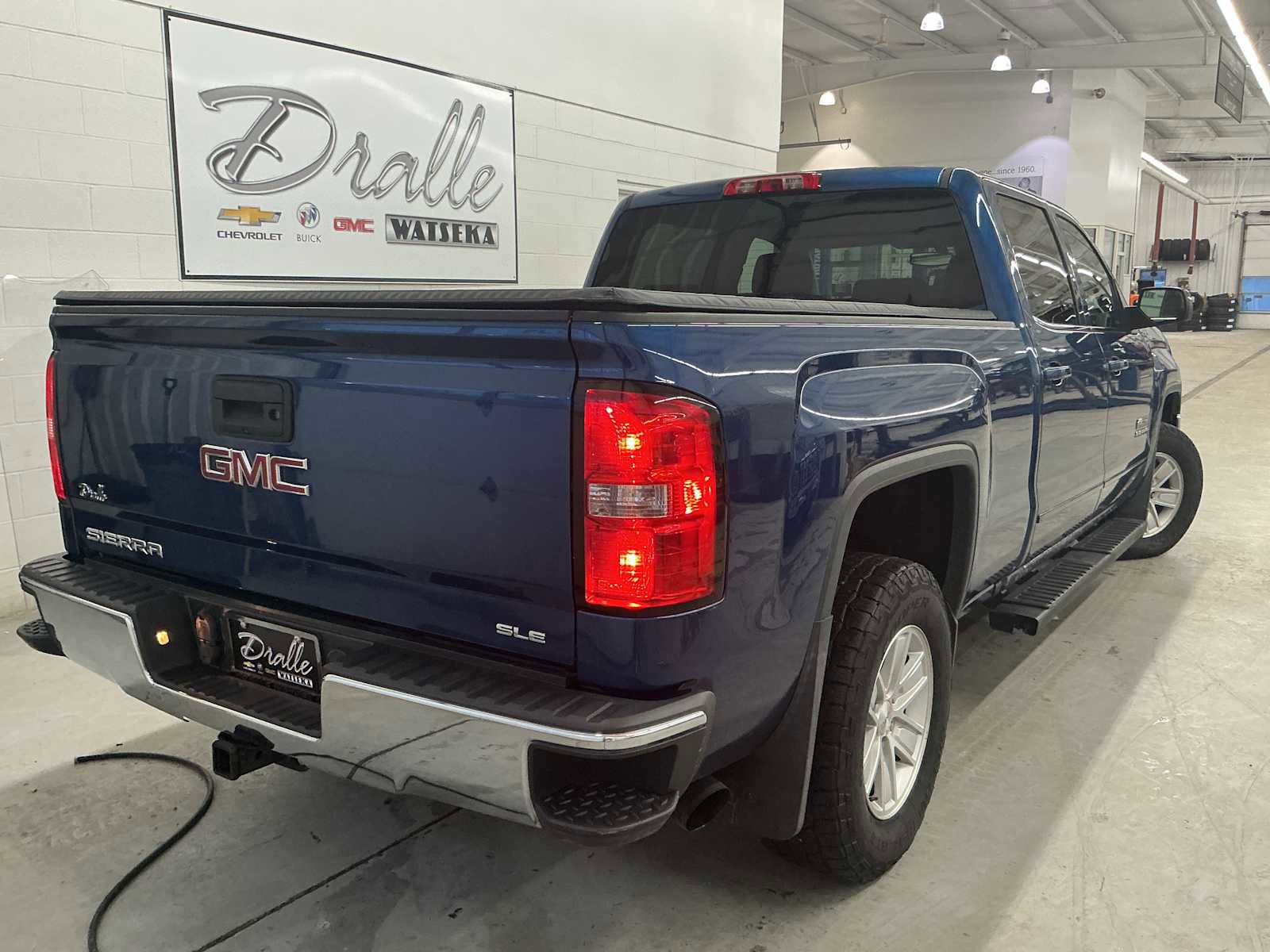 Used 2016 GMC Sierra 1500 SLE image 4