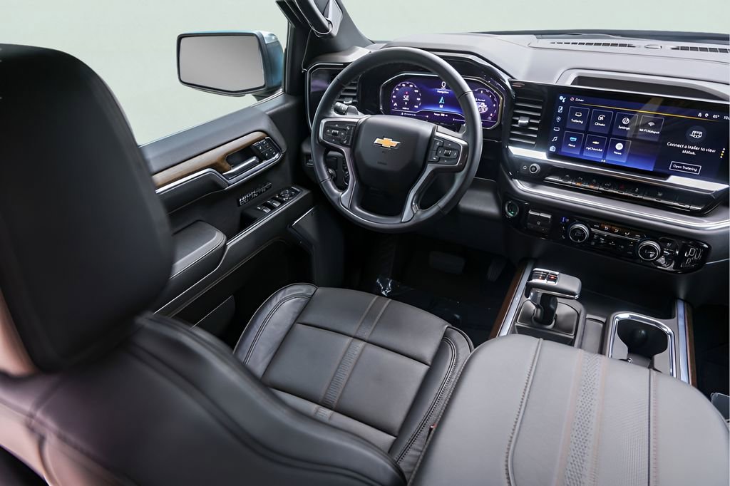 Used 2024 Chevrolet Silverado 1500 High Country RWD image 30