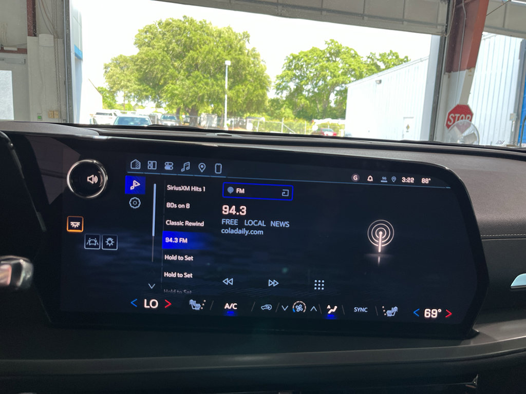 New 2026 Chevrolet Traverse LT FWD image 23