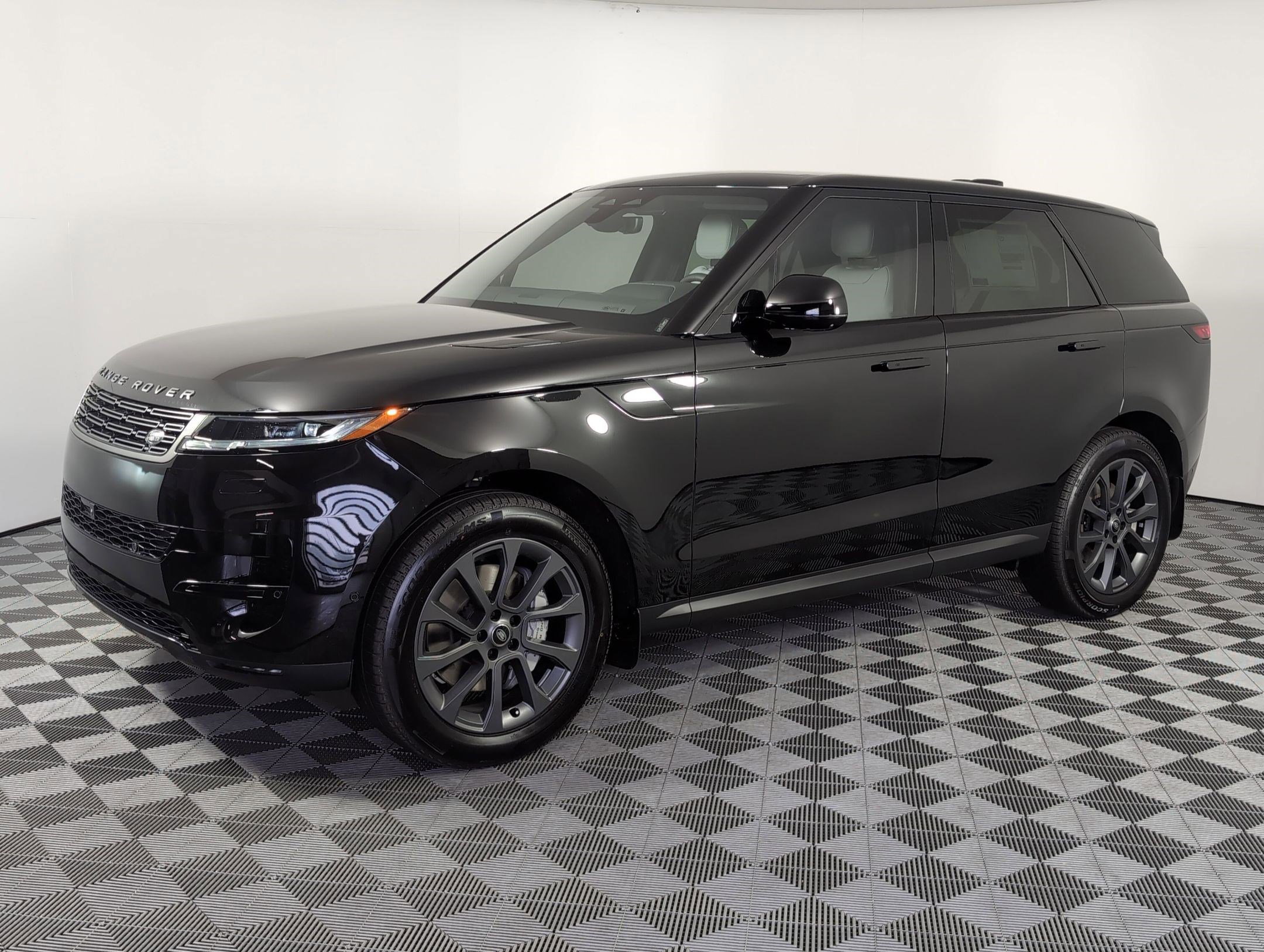 Used 2025 Land Rover Range Rover Sport