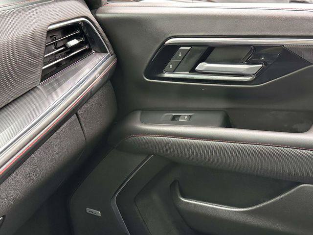 Used 2026 Chevrolet Suburban RST w/ Comfort Package AWD/4WD image 26