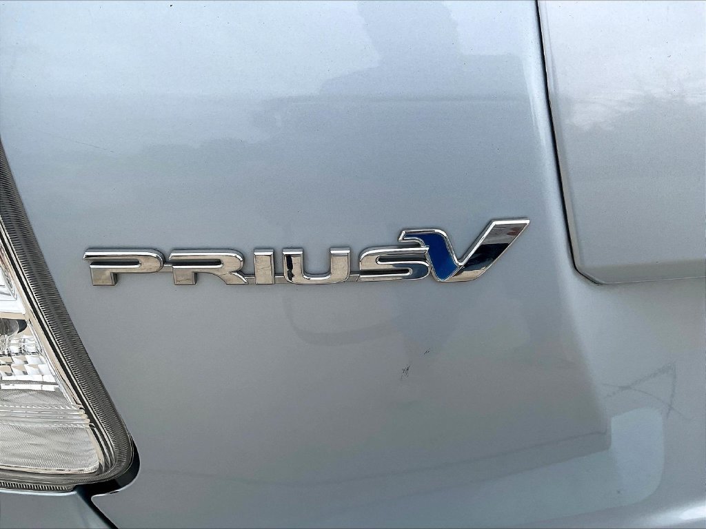Used 2014 Toyota Prius V Five FWD image 24