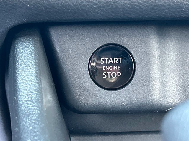 Used 2025 Nissan Rogue SV AWD/4WD image 49