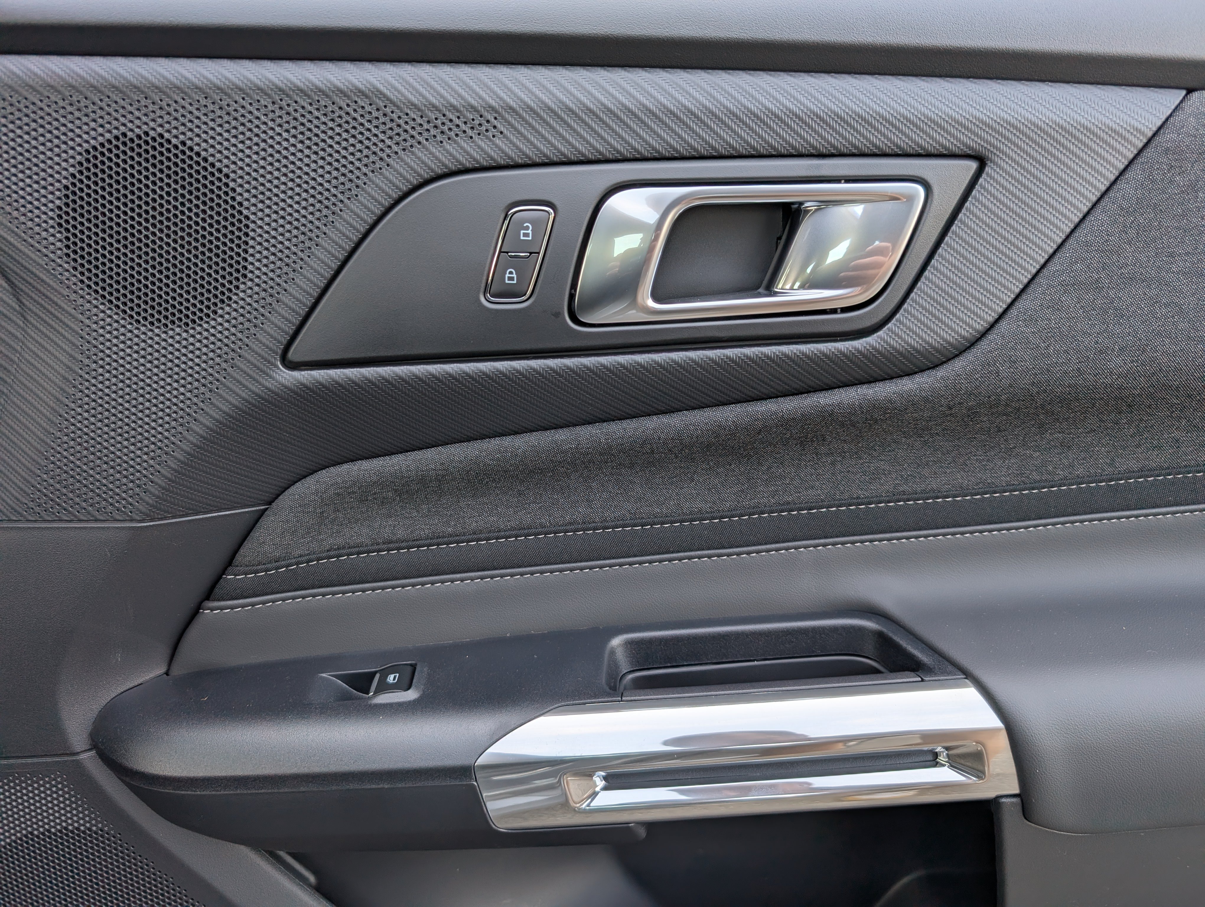 Used 2026 Ford Mustang Coupe RWD image 18