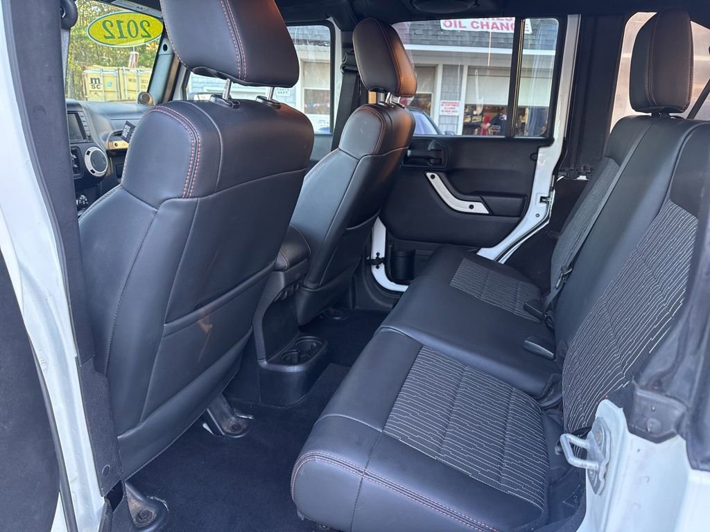 Used 2012 Jeep Wrangler Unlimited Sahara image 39
