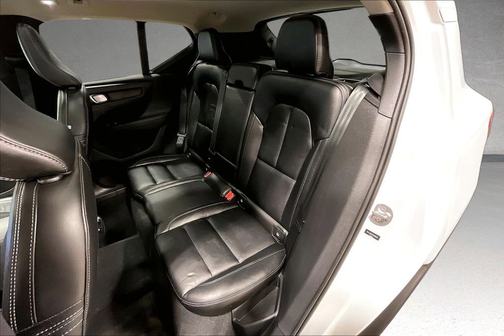 Certified 2023 Volvo XC40 B5 Plus w/ Protection Package Premier AWD/4WD image 22