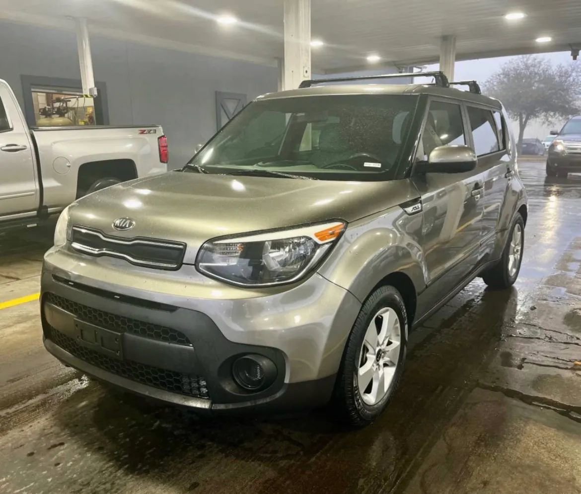 Used 2019 Kia Soul + image 10