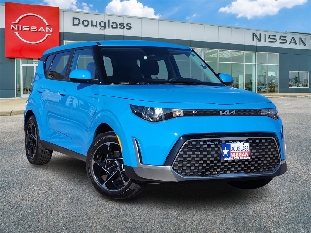 Used 2025 Kia Soul EX image 1