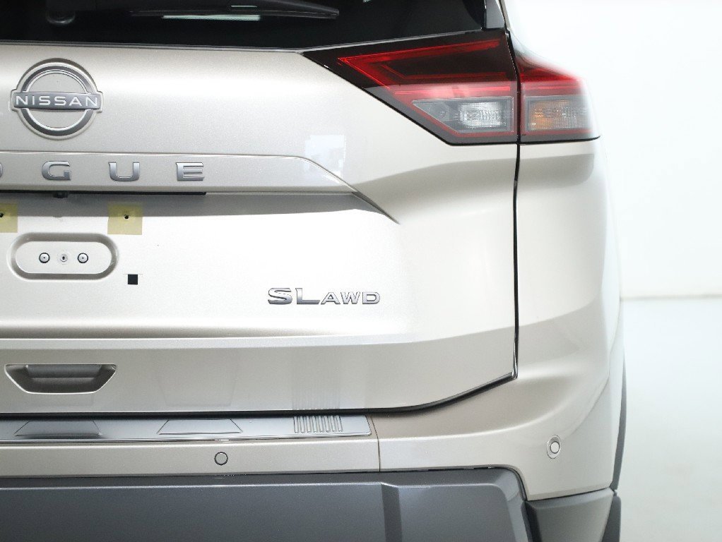 Certified 2024 Nissan Rogue SL image 45