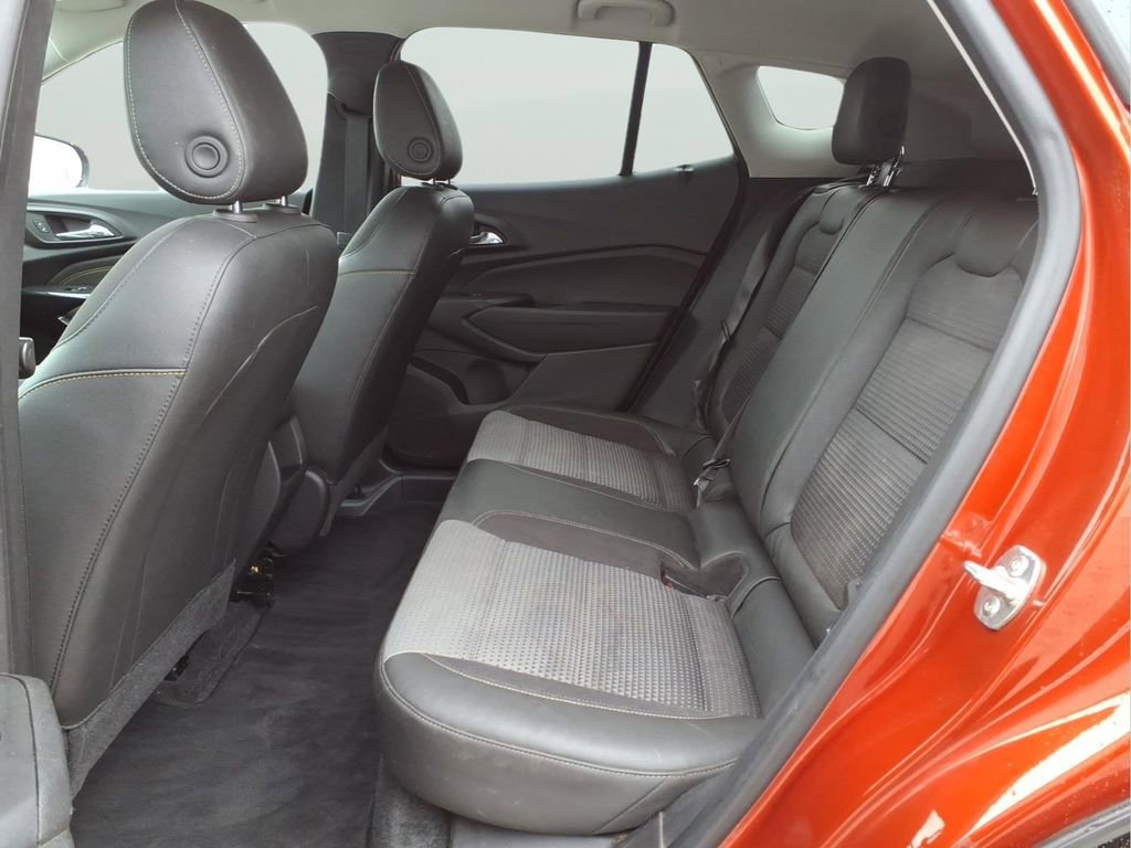 Used 2024 Chevrolet Trax LT w/ Driver Confidence Package image 31