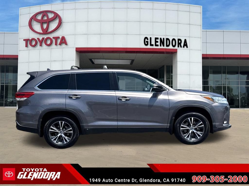 Certified 2019 Toyota Highlander Plus w/ Carpet Mat Package (TMS) AWD/4WD image 12