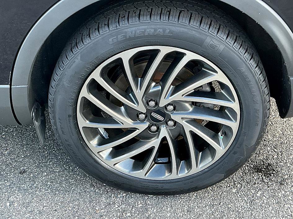 Used 2019 Lincoln Nautilus Reserve image 8