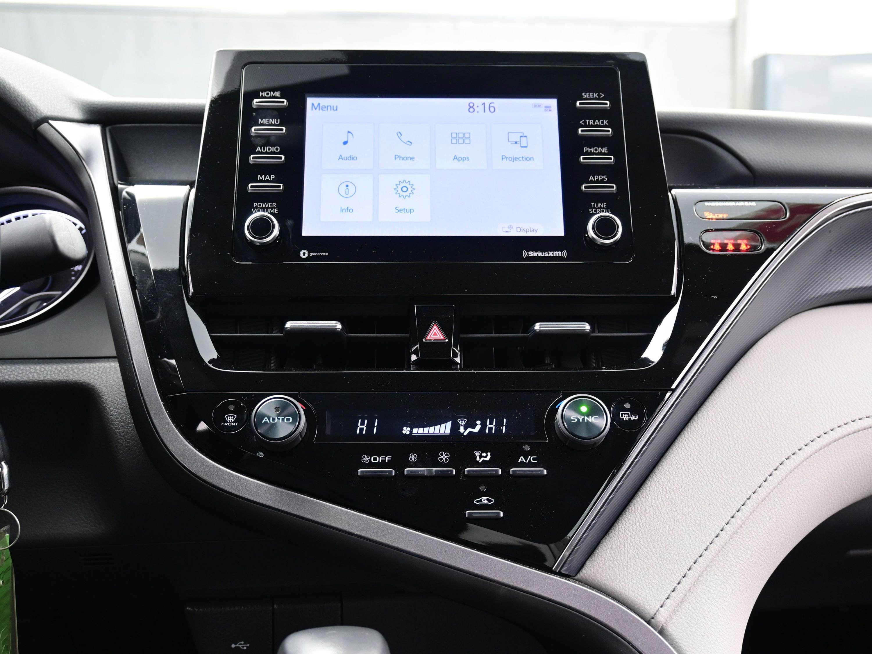 Used 2024 Toyota Camry SE image 20