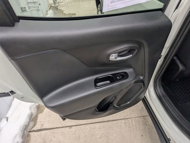 Used 2022 Jeep Renegade Latitude w/ Convenience Group image 23