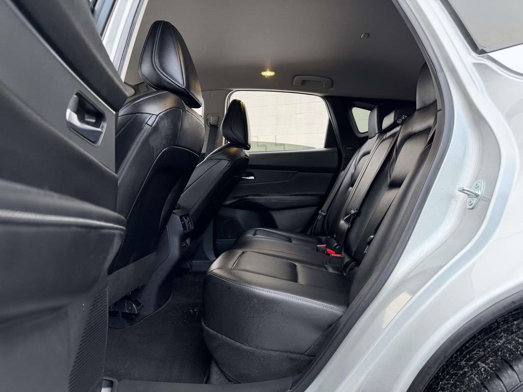 Used 2025 Nissan Murano SV image 25