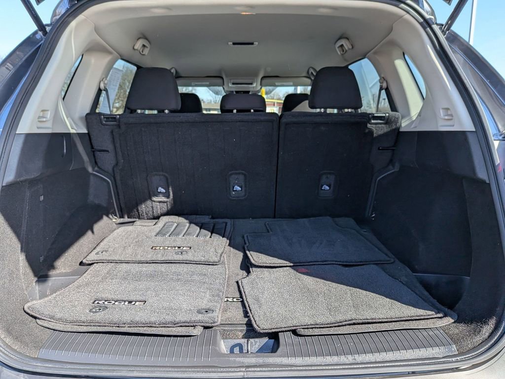 Used 2023 Nissan Rogue S image 18