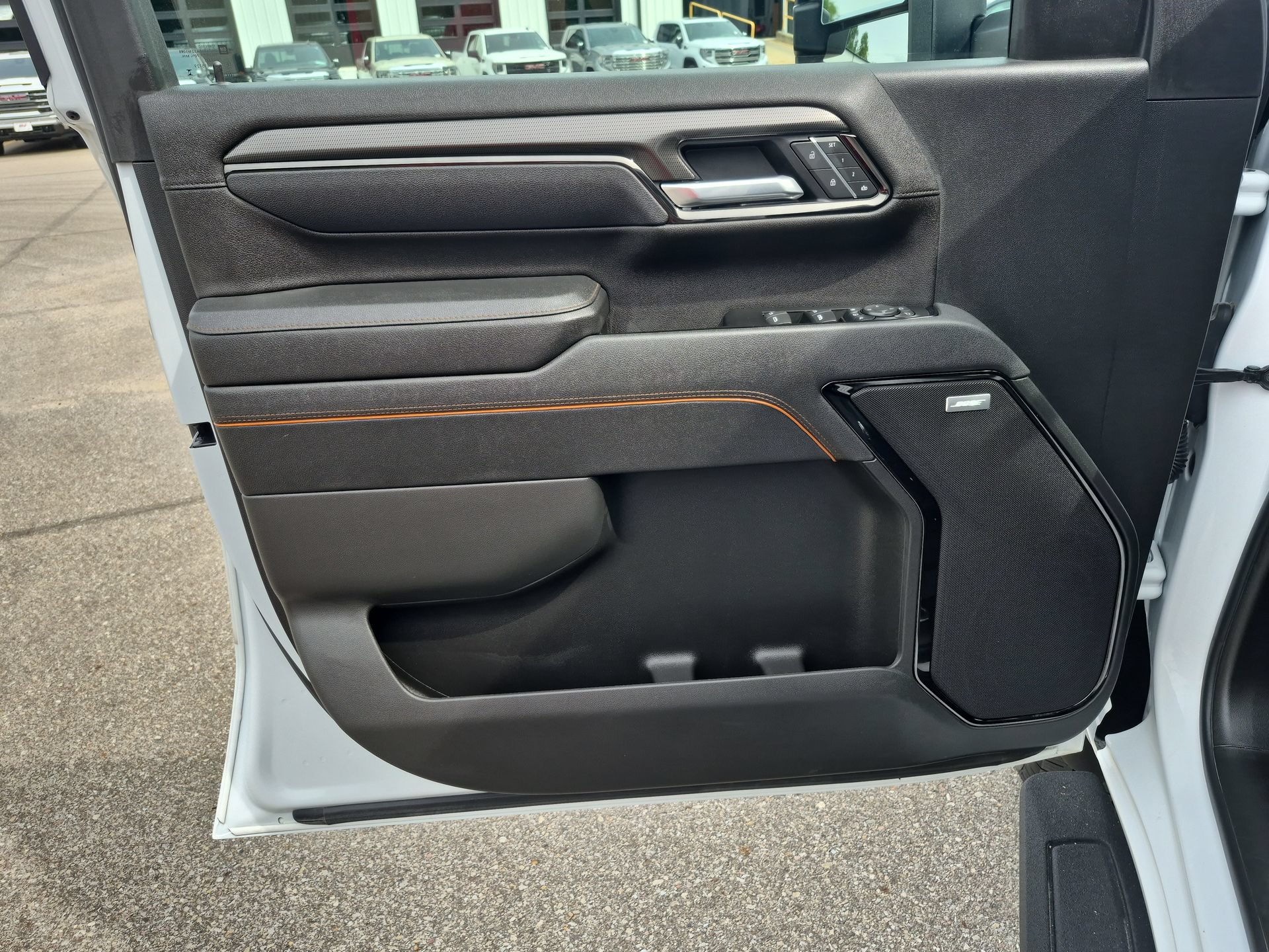 Certified 2025 GMC Sierra 2500 AT4 w/ AT4 Premium Plus Package AWD/4WD image 23