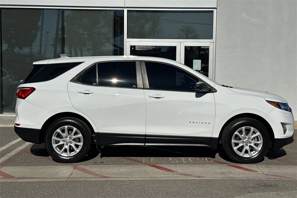 Used 2020 Chevrolet Equinox LS image 3