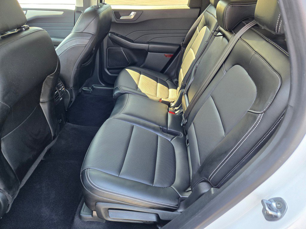 Used 2022 Ford Escape SEL w/ Technology Package image 17