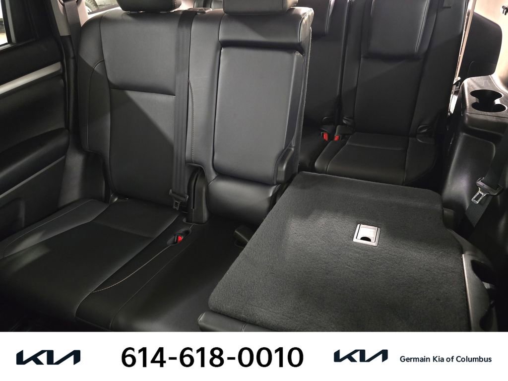 Used 2019 Toyota Highlander XLE image 19
