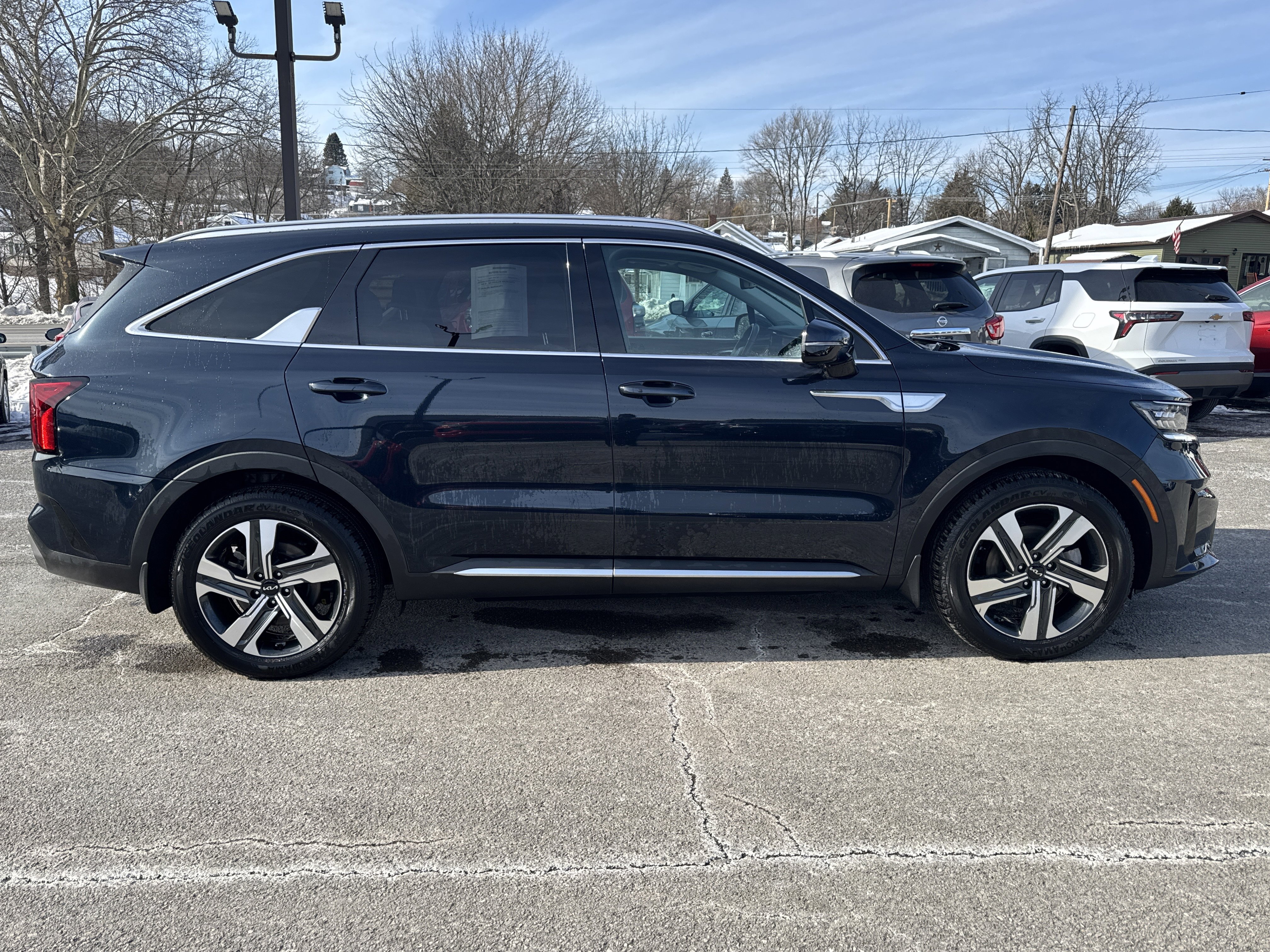 Used 2023 Kia Sorento SX Prestige w/ Panoramic Sunroof Package image 2