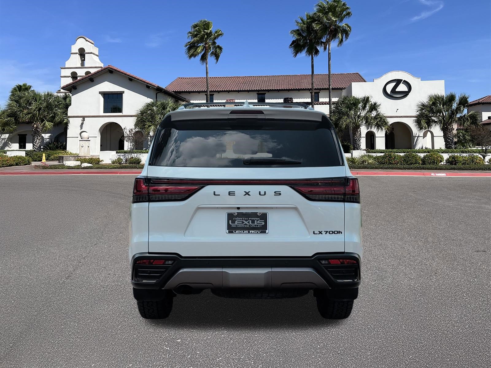 Used 2025 Lexus LX 700h Overtrail AWD/4WD image 3