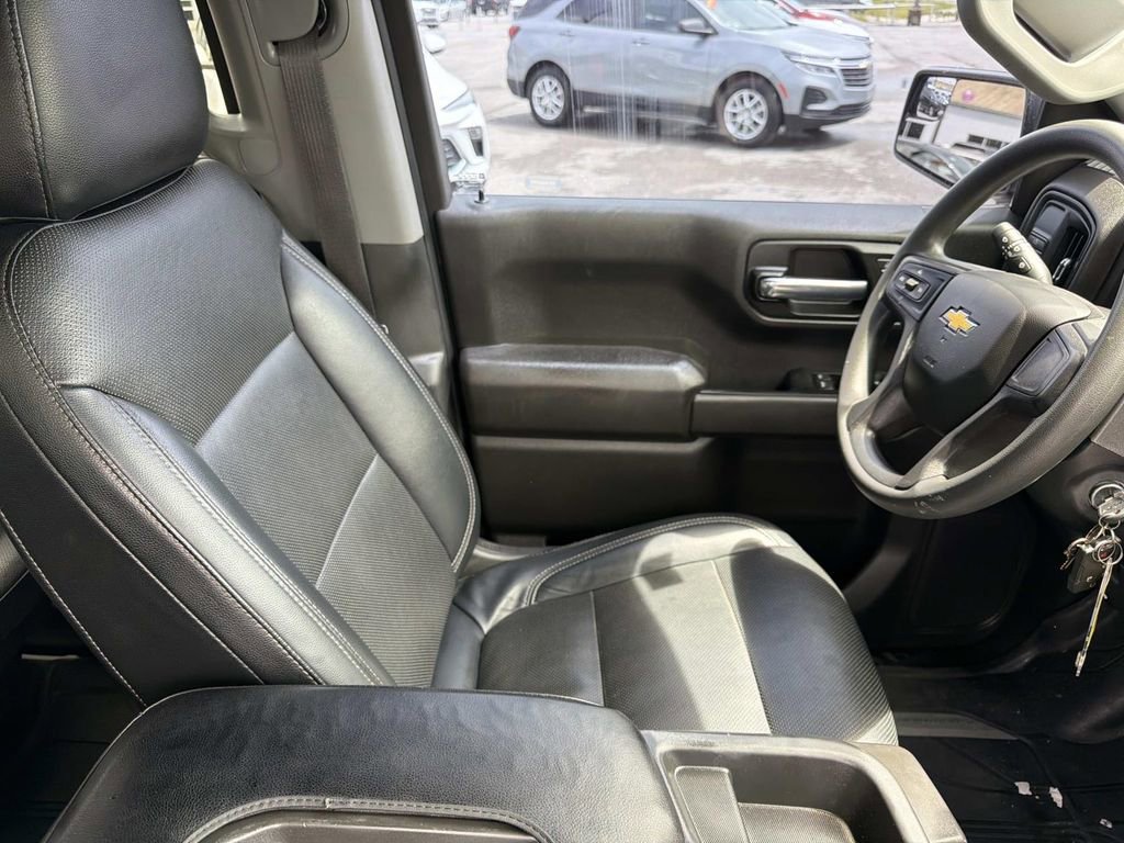 Certified 2022 Chevrolet Silverado 1500 Custom RWD image 11