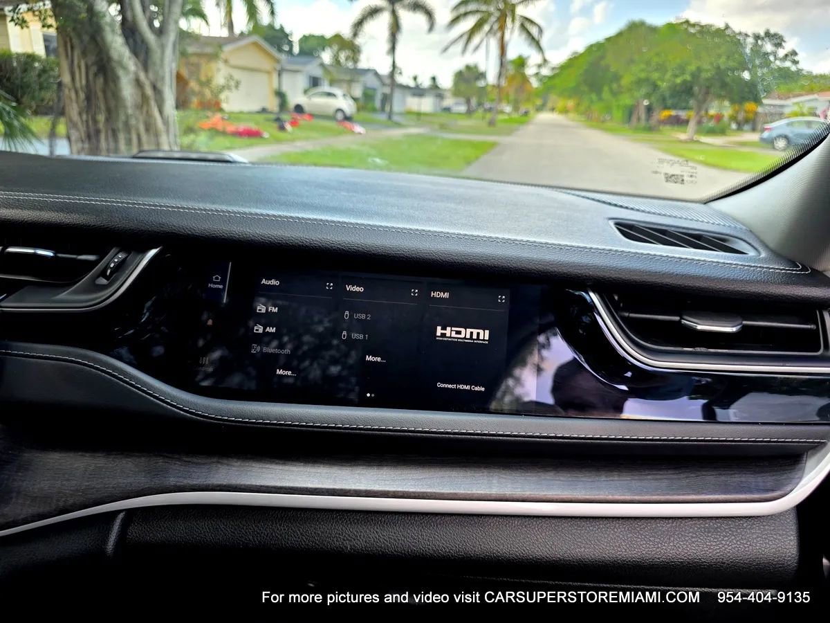 Used 2023 Jeep Grand Cherokee 4WD 4xe image 10