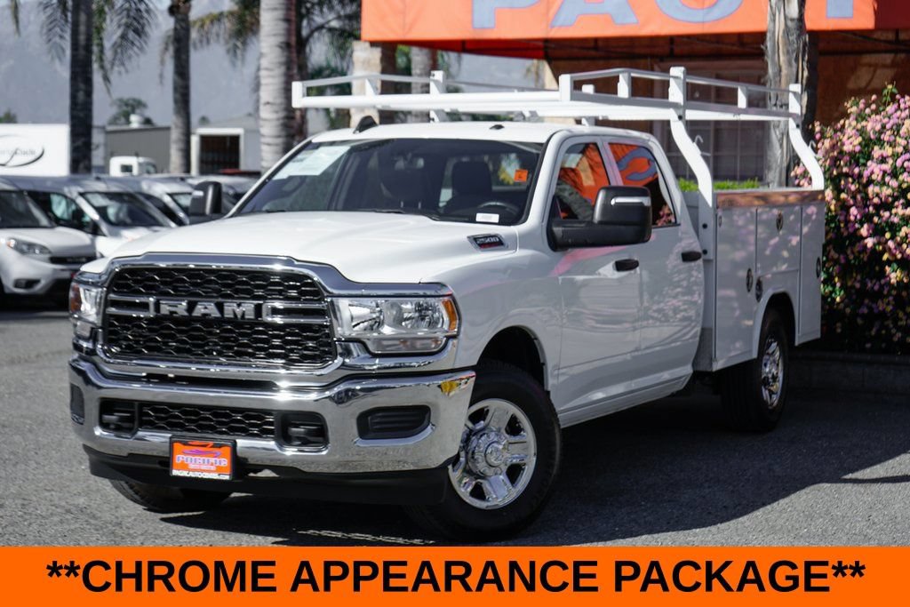 Used 2024 RAM 2500 Tradesman w/ Chrome Appearance Group RWD image 4