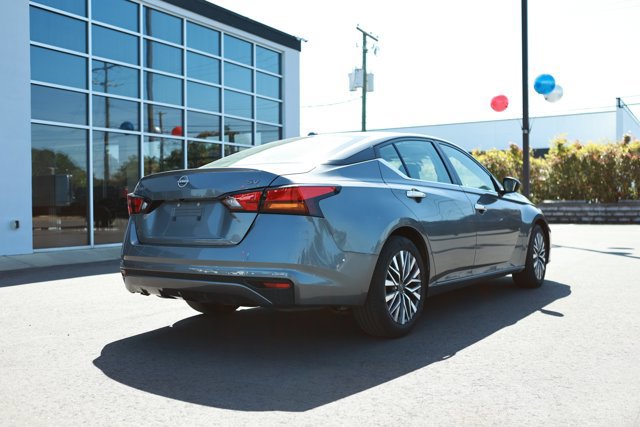 Used 2024 Nissan Altima 2.5 SV FWD image 6