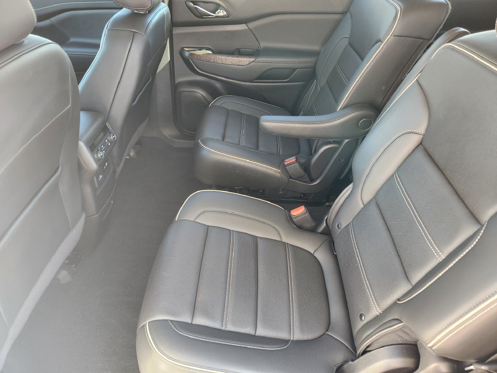 Used 2023 GMC Acadia Denali w/ Denali Technology Package AWD/4WD image 18