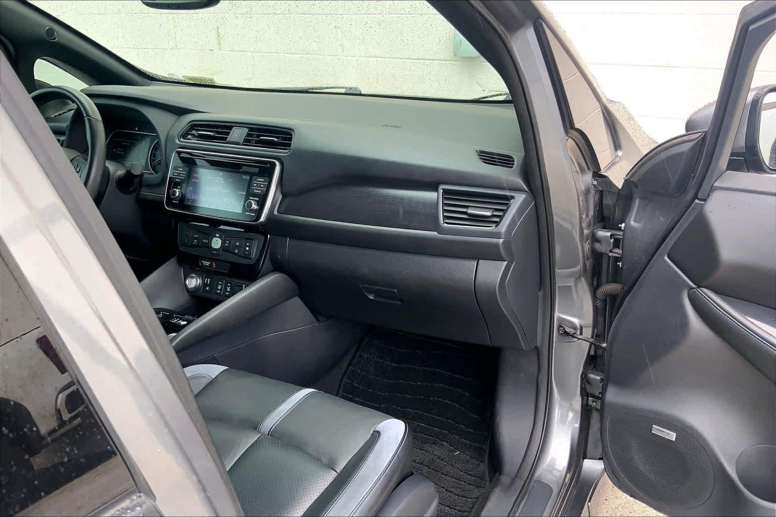 Used 2018 Nissan Leaf SL w/ SL Technology Package FWD image 23