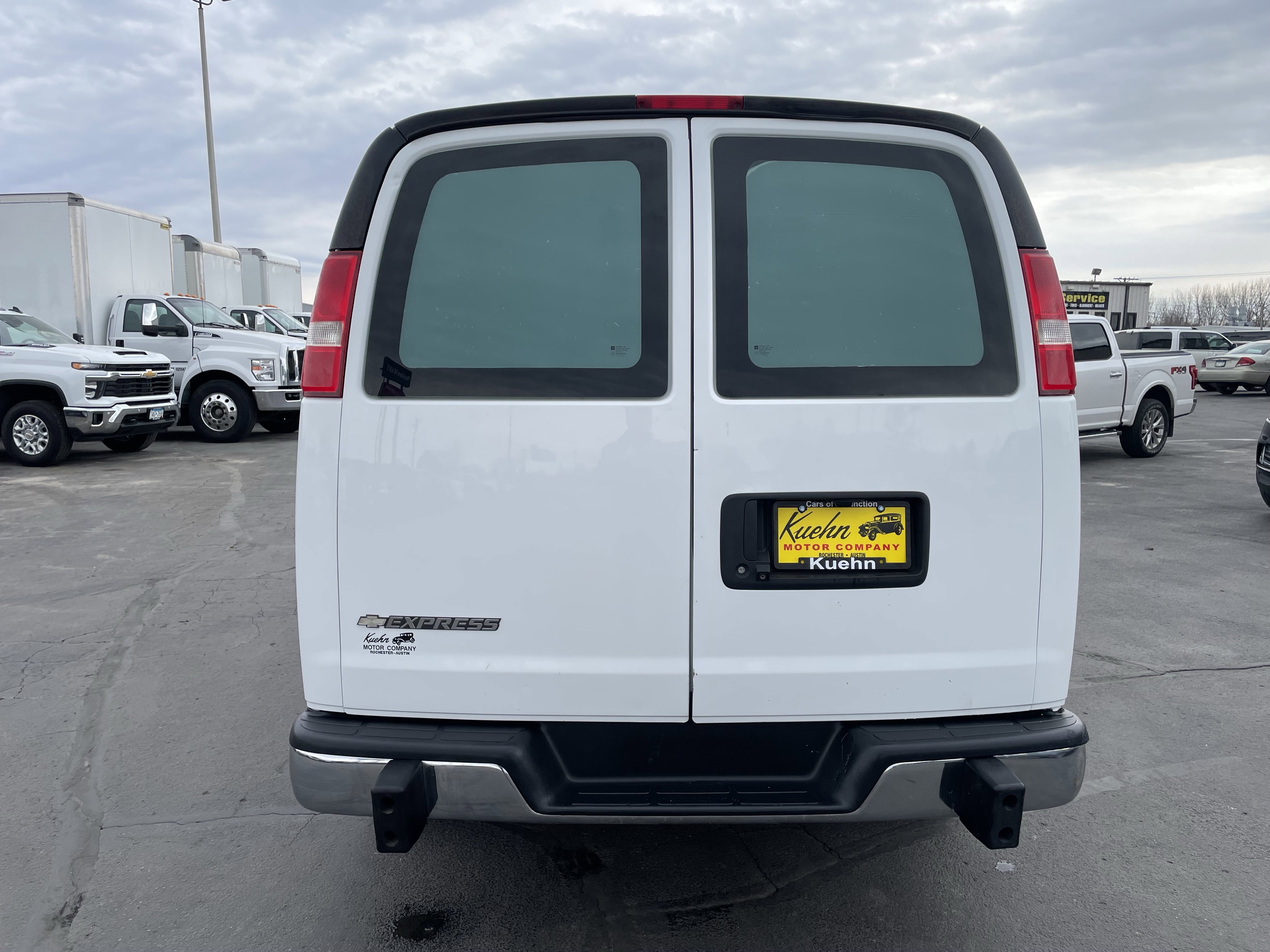 Used 2018 Chevrolet Express 2500 w/ Driver Convenience Package image 7