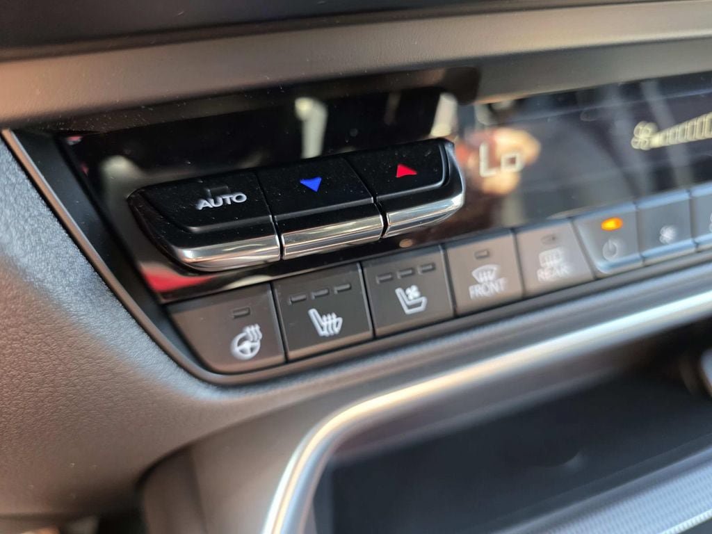Certified 2025 MAZDA CX-70 Plug-In Hybrid w/ Premium Plus AWD/4WD image 20