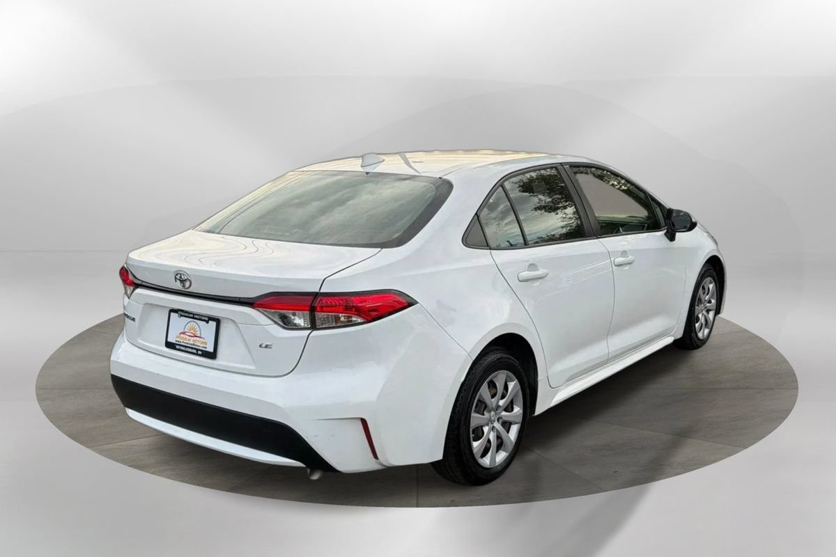 Used 2022 Toyota Corolla LE FWD image 5