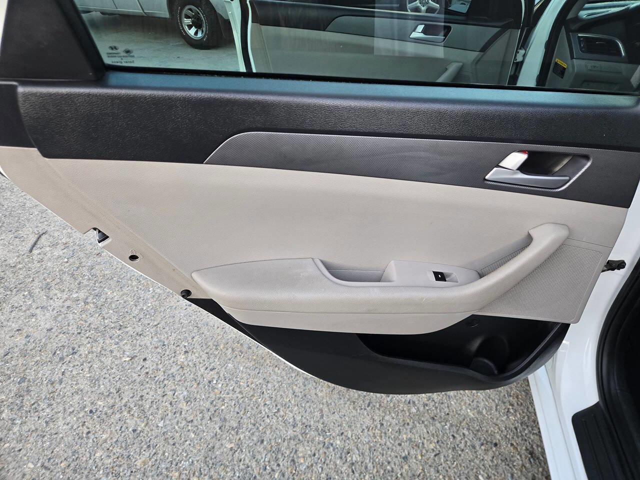 Used 2016 Hyundai Sonata SE image 23