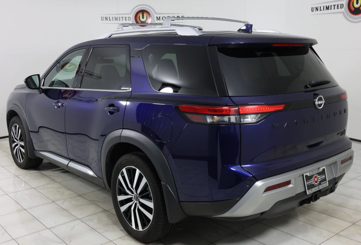 Used 2023 Nissan Pathfinder Platinum AWD/4WD image 4