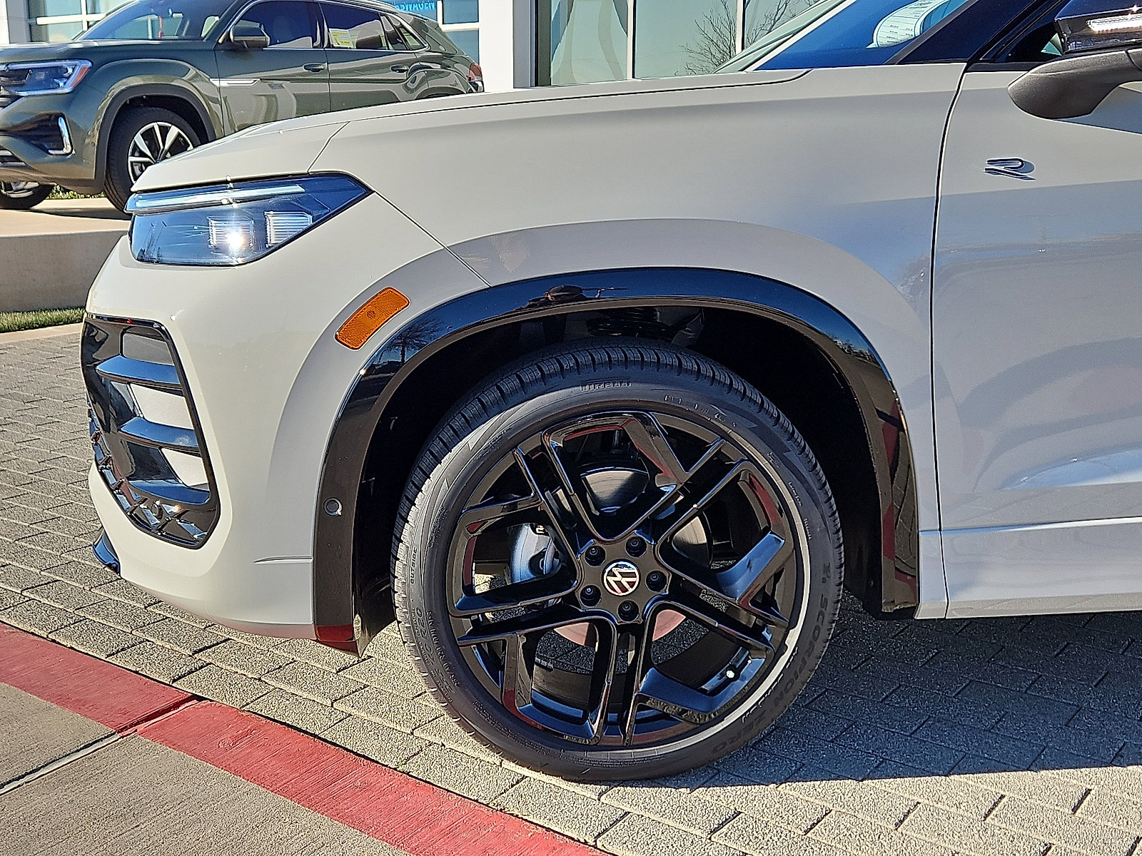 New 2026 Volkswagen Tiguan SE R-Line image 6